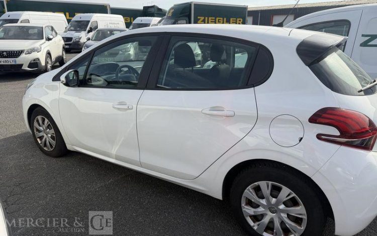 PEUGEOT 208 I PH2 1,6 BLUEHDI 99CH S&S 5P  EV-454-ZM