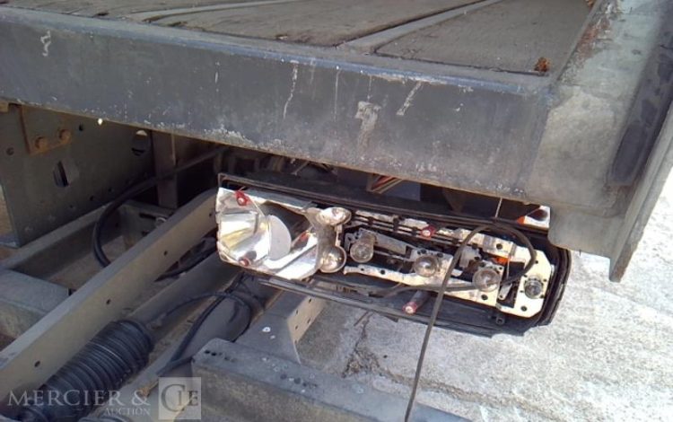 MERCEDES ATEGO 1524 – PORTEUR CAISSE HAYON – 4X2 – PTAC 14T800  EV-455-ZR