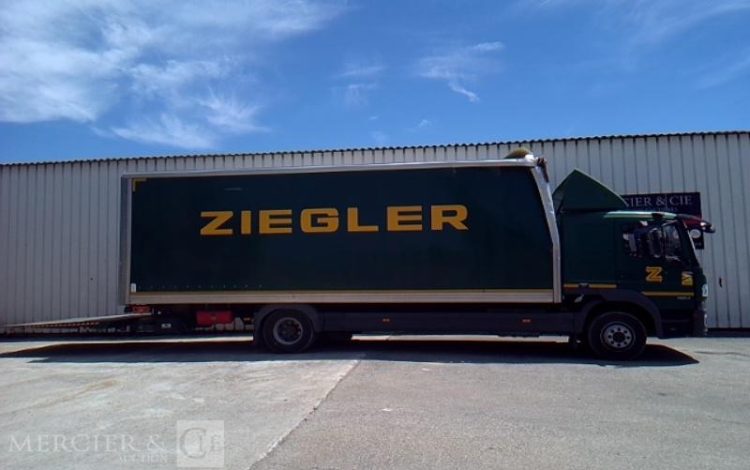 MERCEDES ATEGO 1524 – PORTEUR CAISSE HAYON – 4X2 – PTAC 14T800  EV-455-ZR