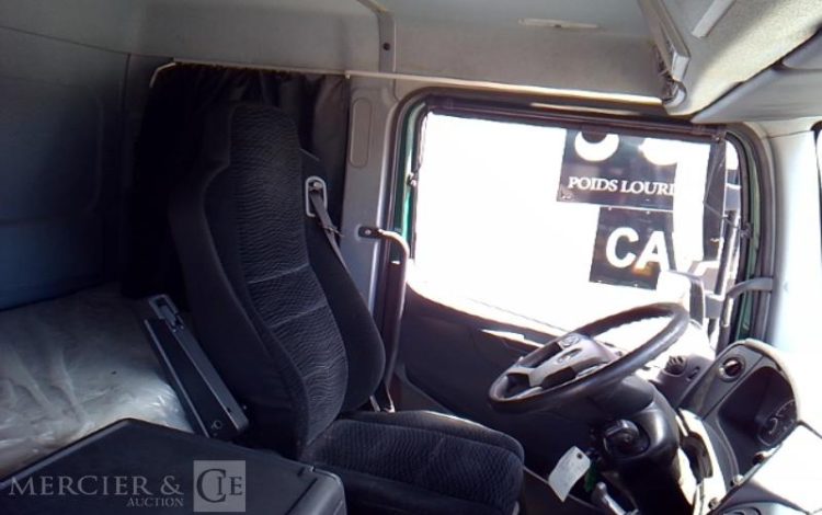 MERCEDES ATEGO 1524 – PORTEUR CAISSE HAYON – 4X2 – PTAC 14T800  EV-455-ZR
