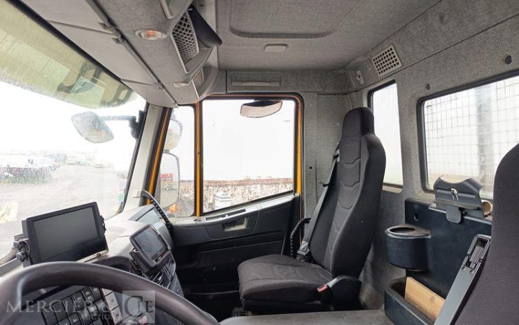IVECO STRALIS 360 PORTE ENGIN – DIESEL – PTAC : 26 TONNES – 354943 KMS – ANNEE 2018 JAUNE EV-467-WT