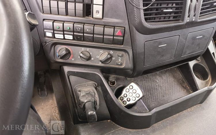 IVECO STRALIS 360 PORTE ENGIN – DIESEL – PTAC : 26 TONNES – 354943 KMS – ANNEE 2018 JAUNE EV-467-WT