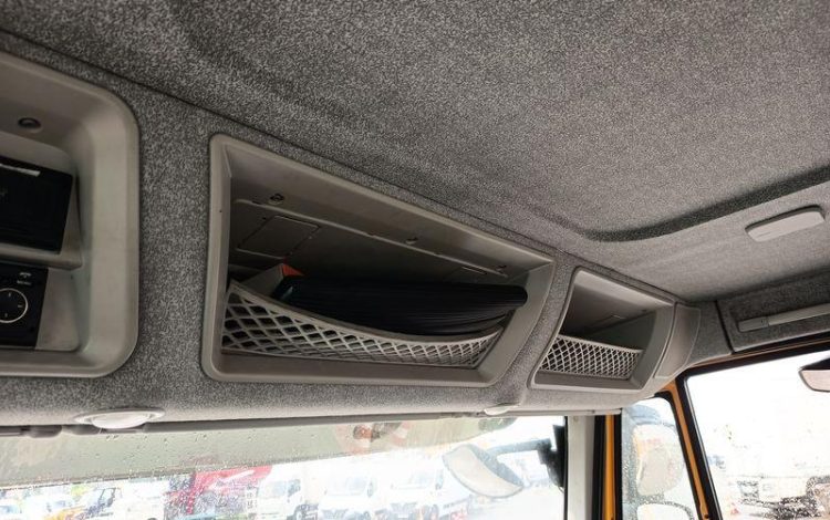 IVECO STRALIS 360 PORTE ENGIN – DIESEL – PTAC : 26 TONNES – 354943 KMS – ANNEE 2018 JAUNE EV-467-WT