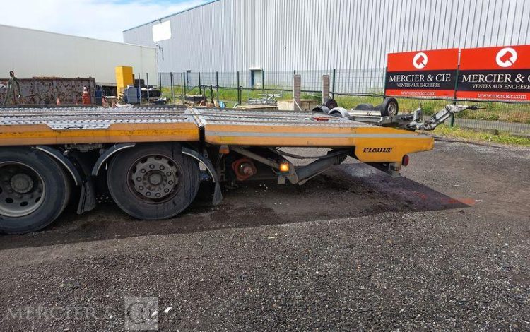 IVECO STRALIS 360 PORTE ENGIN – DIESEL – PTAC : 26 TONNES – 354943 KMS – ANNEE 2018 JAUNE EV-467-WT