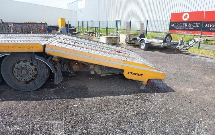 IVECO STRALIS 360 PORTE ENGIN – DIESEL – PTAC : 26 TONNES – 354943 KMS – ANNEE 2018 JAUNE EV-467-WT