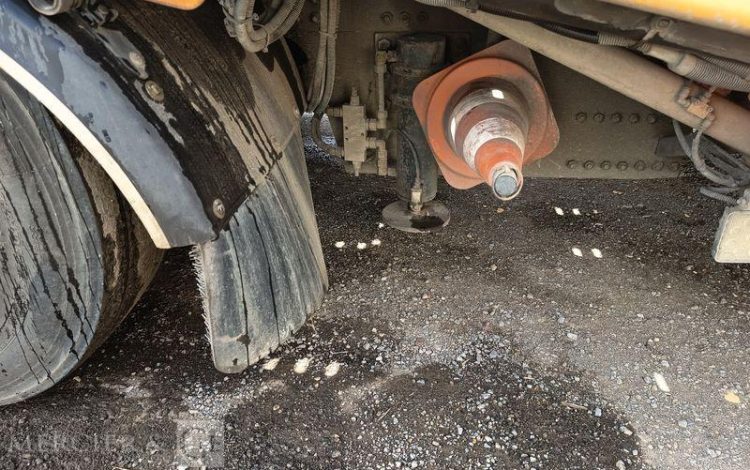 IVECO STRALIS 360 PORTE ENGIN – DIESEL – PTAC : 26 TONNES – 354943 KMS – ANNEE 2018 JAUNE EV-467-WT
