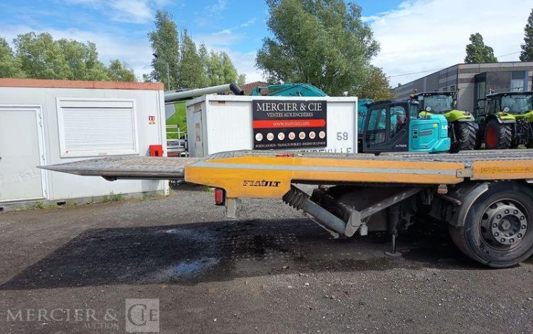 IVECO STRALIS 360 PORTE ENGIN – DIESEL – PTAC : 26 TONNES – 354943 KMS – ANNEE 2018 JAUNE EV-467-WT