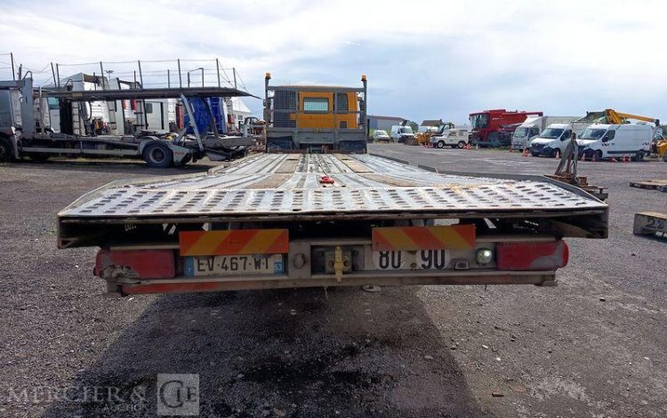 IVECO STRALIS 360 PORTE ENGIN – DIESEL – PTAC : 26 TONNES – 354943 KMS – ANNEE 2018 JAUNE EV-467-WT
