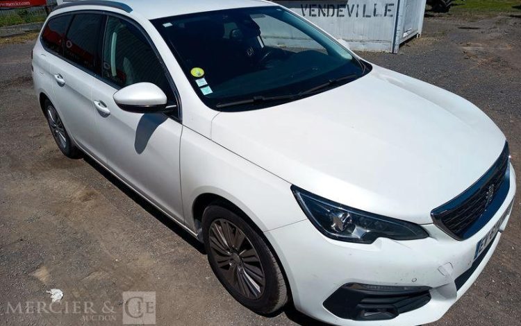 PEUGEOT 308 II SW 2.0 BLUEHDI 150 CH ALLURE EAT – DIESEL – 231213 KMS – ANNEE 2018 BLANC EV-614-HN