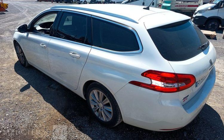 PEUGEOT 308 II SW 2.0 BLUEHDI 150 CH ALLURE EAT – DIESEL – 231213 KMS – ANNEE 2018 BLANC EV-614-HN