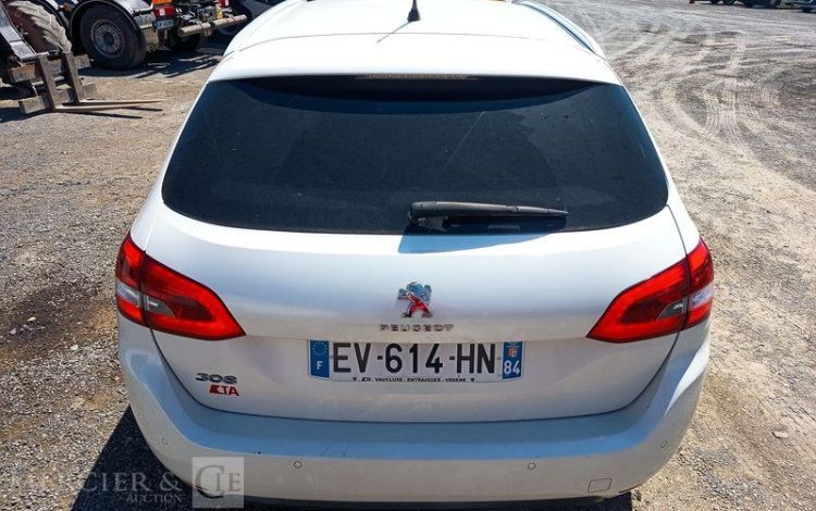 PEUGEOT 308 II SW 2.0 BLUEHDI 150 CH ALLURE EAT – DIESEL – 231213 KMS – ANNEE 2018 BLANC EV-614-HN