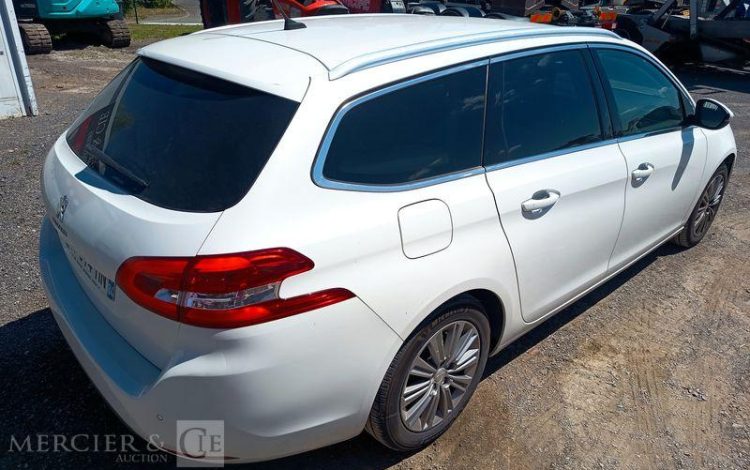 PEUGEOT 308 II SW 2.0 BLUEHDI 150 CH ALLURE EAT – DIESEL – 231213 KMS – ANNEE 2018 BLANC EV-614-HN