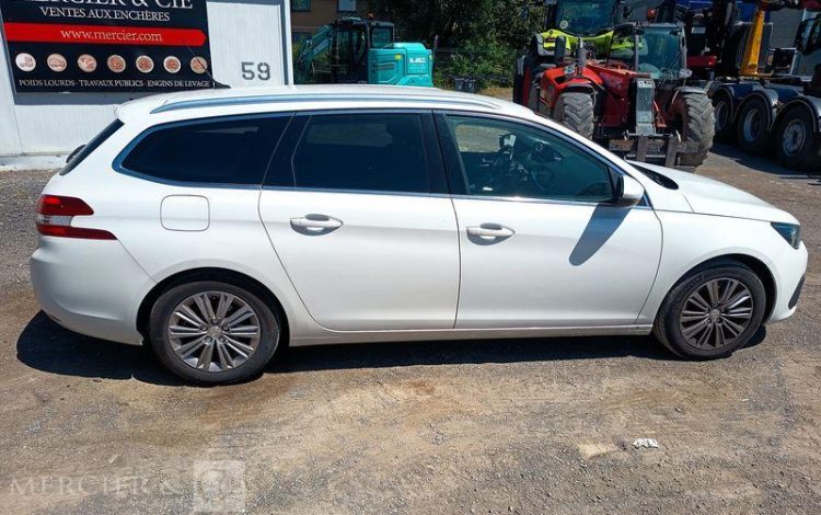 PEUGEOT 308 II SW 2.0 BLUEHDI 150 CH ALLURE EAT – DIESEL – 231213 KMS – ANNEE 2018 BLANC EV-614-HN