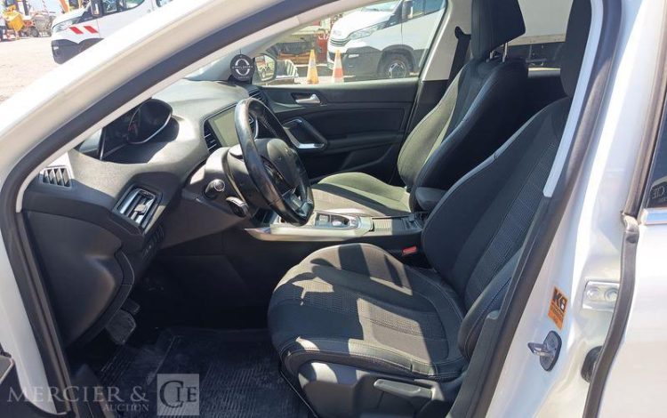 PEUGEOT 308 II SW 2.0 BLUEHDI 150 CH ALLURE EAT – DIESEL – 231213 KMS – ANNEE 2018 BLANC EV-614-HN