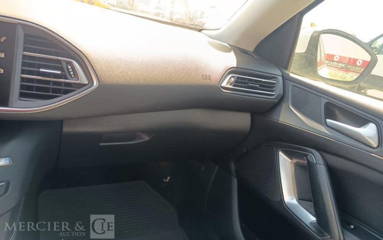 PEUGEOT 308 II SW 2.0 BLUEHDI 150 CH ALLURE EAT – DIESEL – 231213 KMS – ANNEE 2018 BLANC EV-614-HN