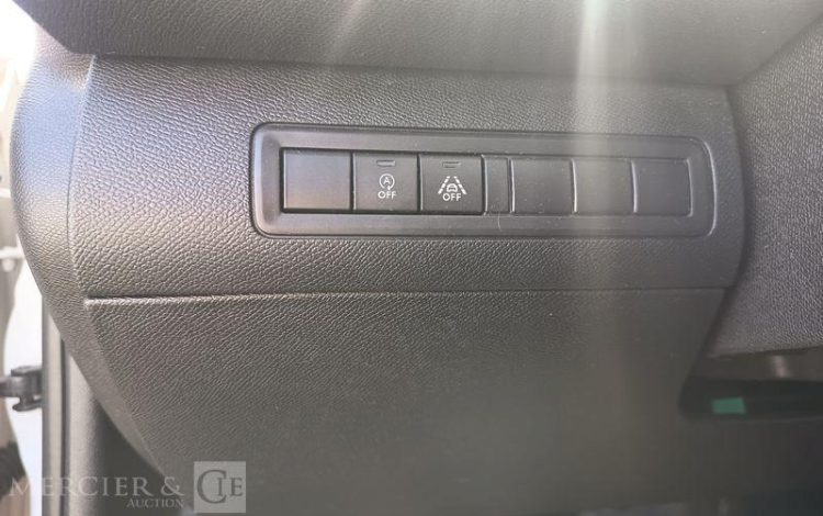 PEUGEOT 308 II SW 2.0 BLUEHDI 150 CH ALLURE EAT – DIESEL – 231213 KMS – ANNEE 2018 BLANC EV-614-HN