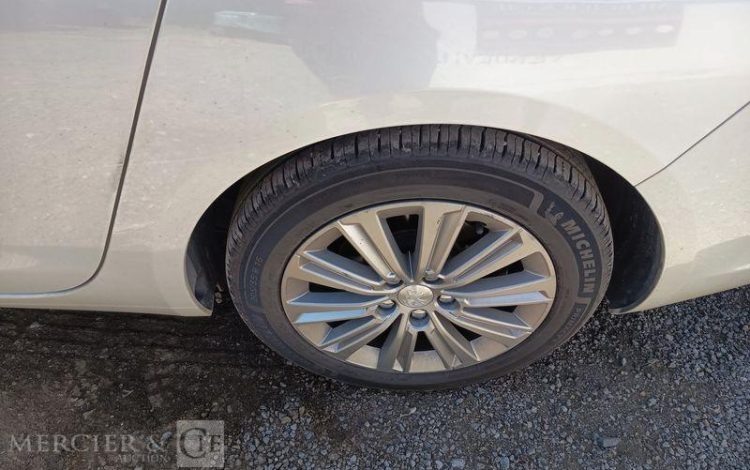 PEUGEOT 308 II SW 2.0 BLUEHDI 150 CH ALLURE EAT – DIESEL – 231213 KMS – ANNEE 2018 BLANC EV-614-HN