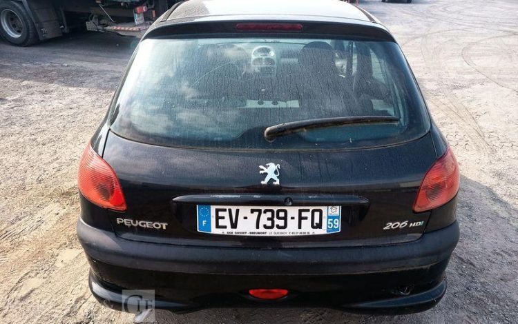 PEUGEOT 206 1.4 HDI 70 CH STYLE – DIESEL – ANNEE 2005 NOIR EV-739-FQ
