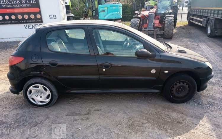 PEUGEOT 206 1.4 HDI 70 CH STYLE – DIESEL – ANNEE 2005 NOIR EV-739-FQ