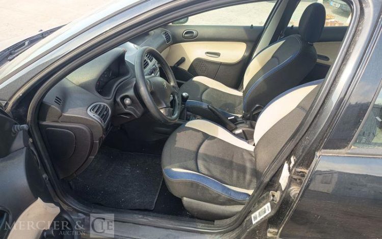 PEUGEOT 206 1.4 HDI 70 CH STYLE – DIESEL – ANNEE 2005 NOIR EV-739-FQ