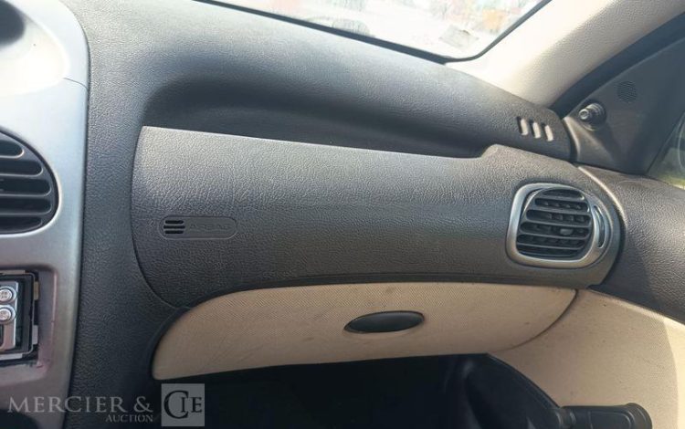 PEUGEOT 206 1.4 HDI 70 CH STYLE – DIESEL – ANNEE 2005 NOIR EV-739-FQ