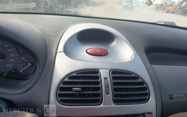PEUGEOT 206 1.4 HDI 70 CH STYLE – DIESEL – ANNEE 2005 NOIR EV-739-FQ
