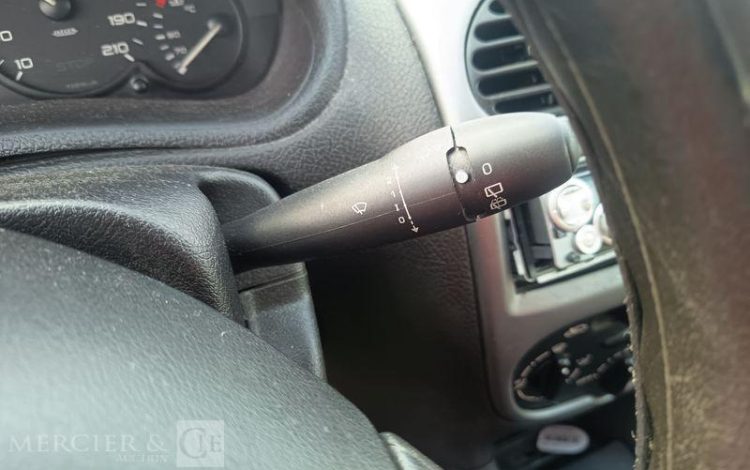 PEUGEOT 206 1.4 HDI 70 CH STYLE – DIESEL – ANNEE 2005 NOIR EV-739-FQ