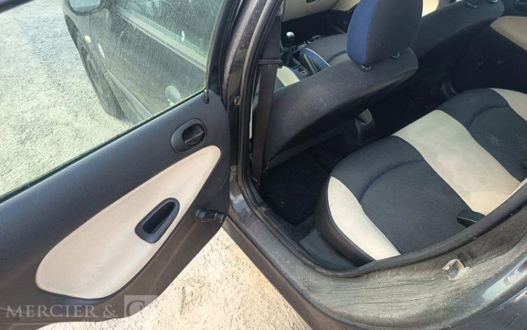 PEUGEOT 206 1.4 HDI 70 CH STYLE – DIESEL – ANNEE 2005 NOIR EV-739-FQ