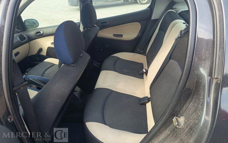 PEUGEOT 206 1.4 HDI 70 CH STYLE – DIESEL – ANNEE 2005 NOIR EV-739-FQ
