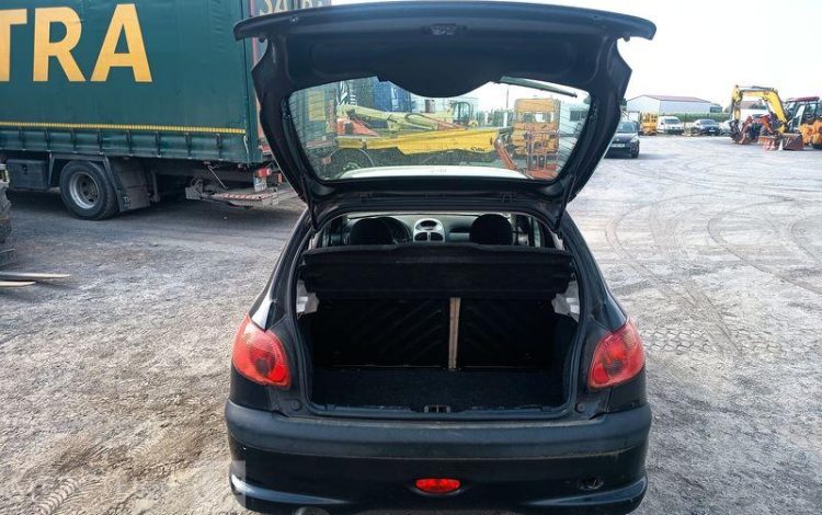 PEUGEOT 206 1.4 HDI 70 CH STYLE – DIESEL – ANNEE 2005 NOIR EV-739-FQ