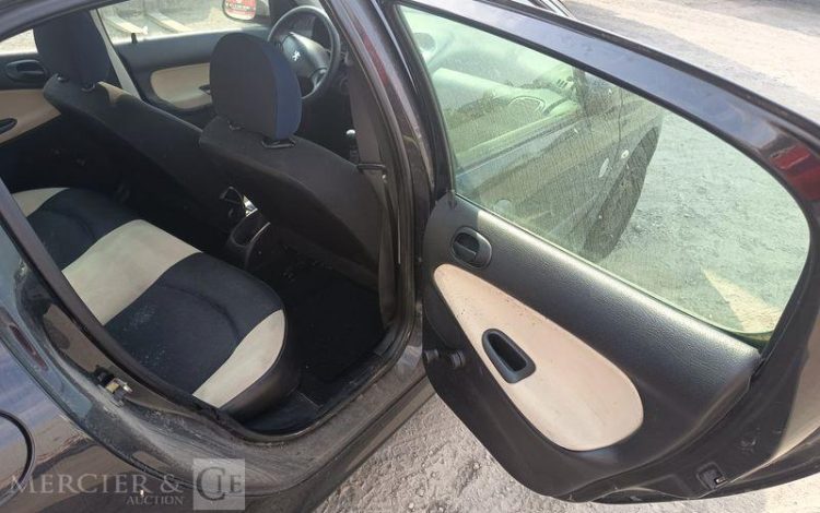 PEUGEOT 206 1.4 HDI 70 CH STYLE – DIESEL – ANNEE 2005 NOIR EV-739-FQ