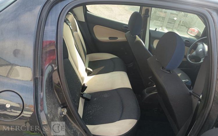 PEUGEOT 206 1.4 HDI 70 CH STYLE – DIESEL – ANNEE 2005 NOIR EV-739-FQ