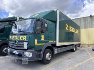 MERCEDES ATEGO 1524 CAISSE HAYON VERT EV-743-ZP