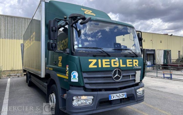 MERCEDES ATEGO 1524 CAISSE HAYON VERT EV-743-ZP