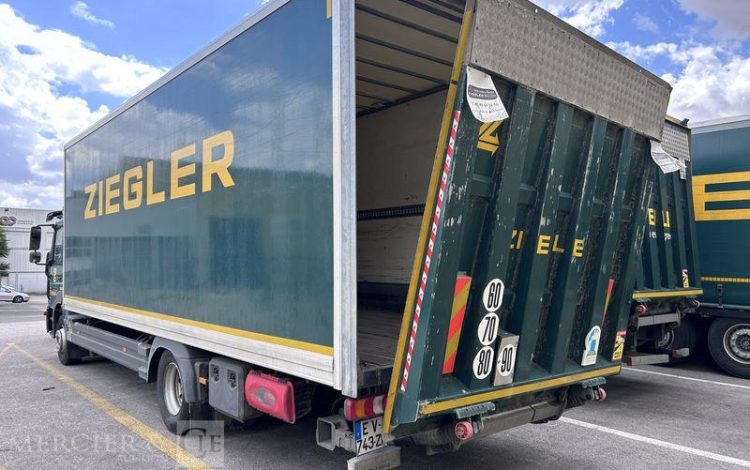 MERCEDES ATEGO 1524 CAISSE HAYON VERT EV-743-ZP