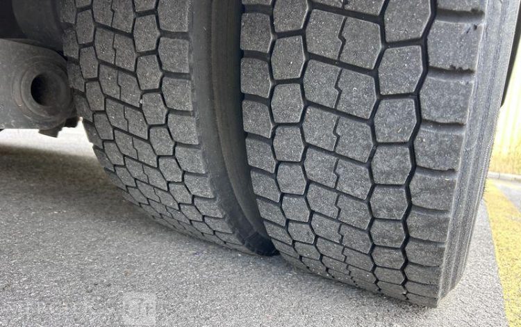MERCEDES ATEGO 1524 CAISSE HAYON VERT EV-743-ZP