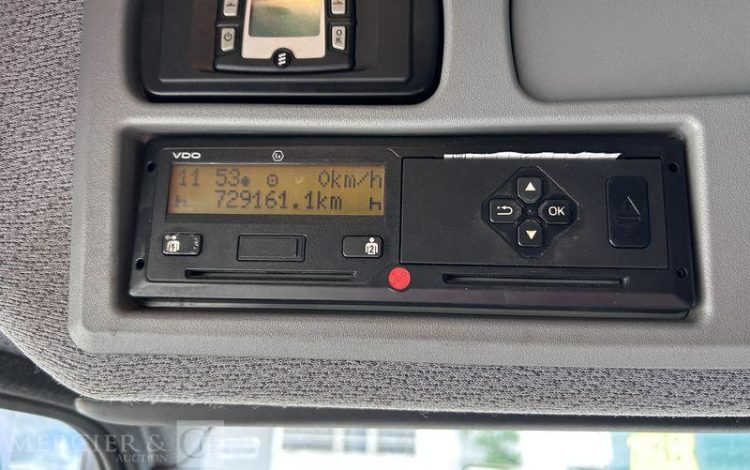 MERCEDES ATEGO 1524 CAISSE HAYON VERT EV-743-ZP