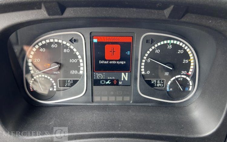 MERCEDES ATEGO 1524 CAISSE HAYON VERT EV-743-ZP