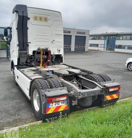 VOLVO TRACTEUR  FH – EN DESIGNATION (44)  EZ-212-HB