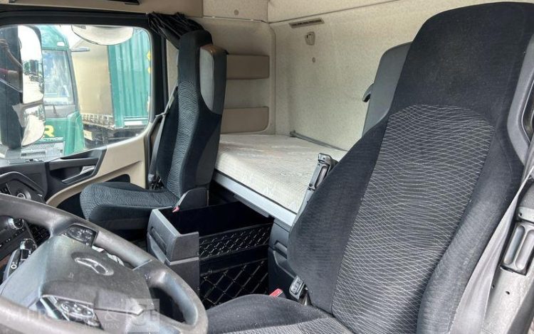 MERCEDES ACTROS 1845 VERT FA-366-EP