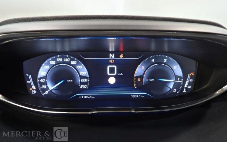 PEUGEOT 3008 BLANC FA-716-YS