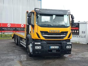 IVECO STRALIS 420 PORTE ENGIN -DIESEL – PTAC : 32 TONNES – 138425 KMS – ANNEE 2019 JAUNE FD-702-EN