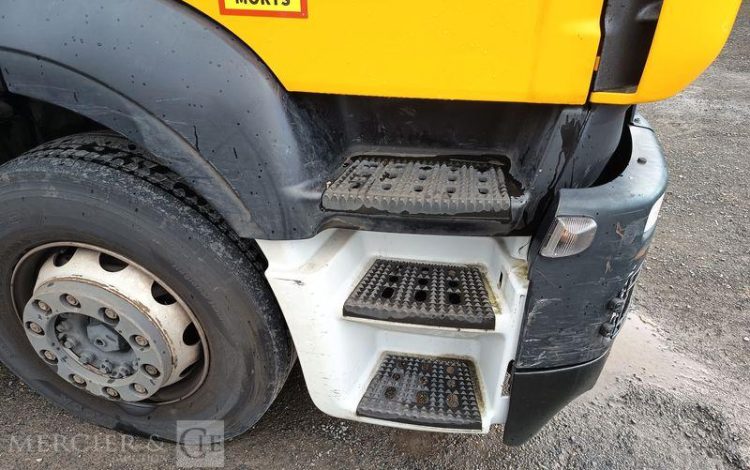 IVECO STRALIS 420 PORTE ENGIN -DIESEL – PTAC : 32 TONNES – 138425 KMS – ANNEE 2019 JAUNE FD-702-EN