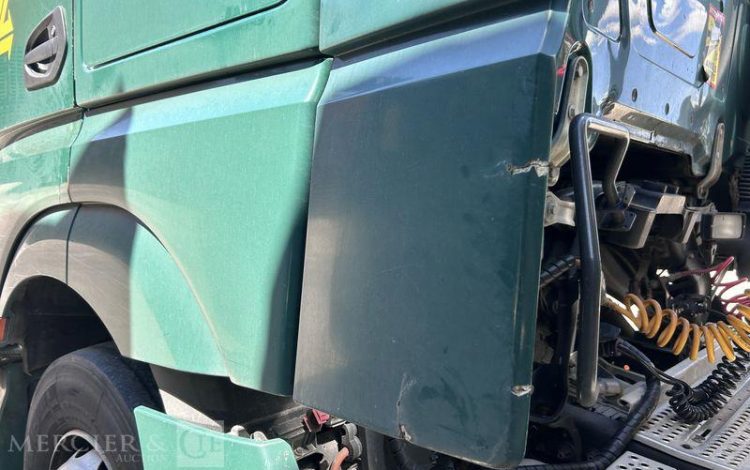 MERCEDES ACTROS 1845 VERT FF-884-XN