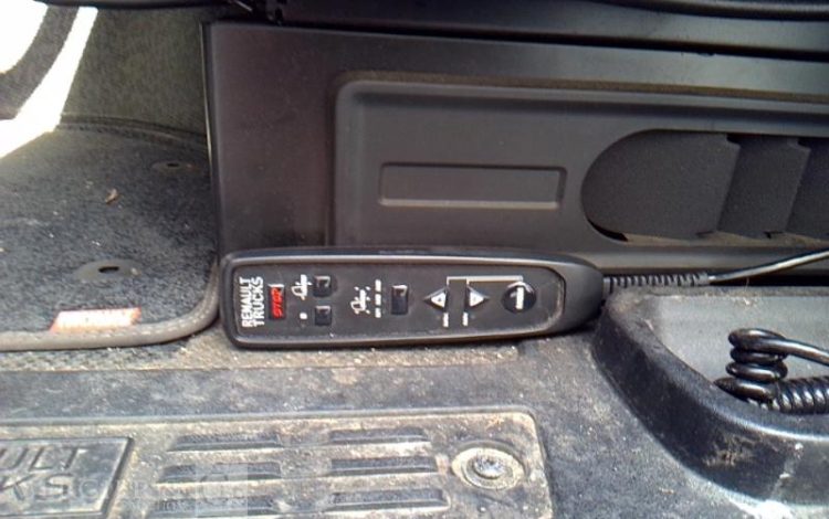 RENAULT T480 COMFORT PORTE CONTAINER HAYON 4X2 PTAC 19T  FG-340-WH