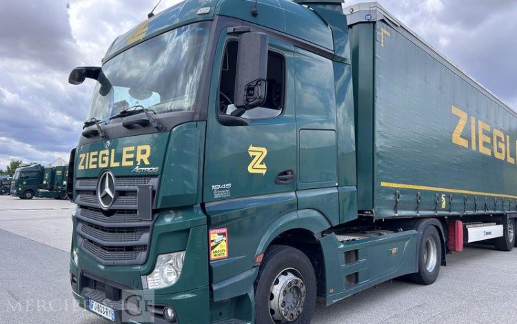 MERCEDES ACTROS 1845 VERT FJ-833-RY