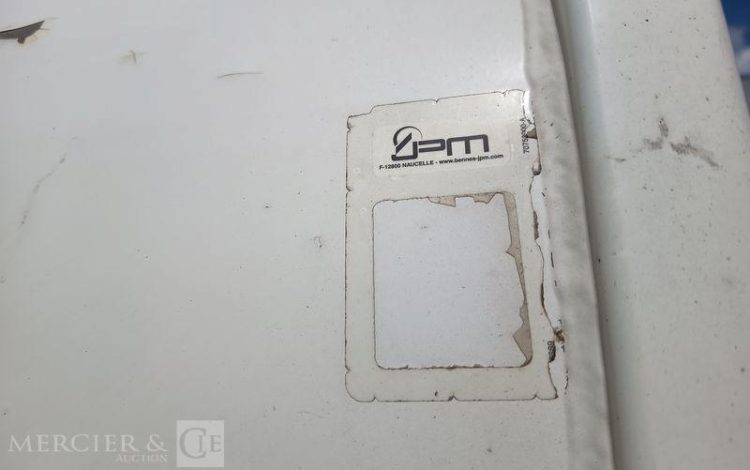 NISSAN NT400 AVEC BENNE JPM – DIESEL – 66083 KMS – ANNEE 2020 BLANC FN-708-QT