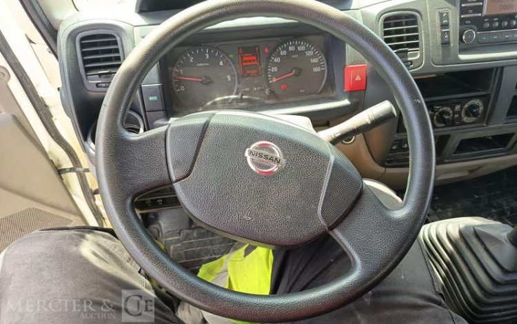 NISSAN NT400 AVEC BENNE JPM – DIESEL – 66083 KMS – ANNEE 2020 BLANC FN-708-QT