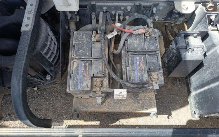NISSAN NT400 AVEC BENNE JPM – DIESEL – 66083 KMS – ANNEE 2020 BLANC FN-708-QT