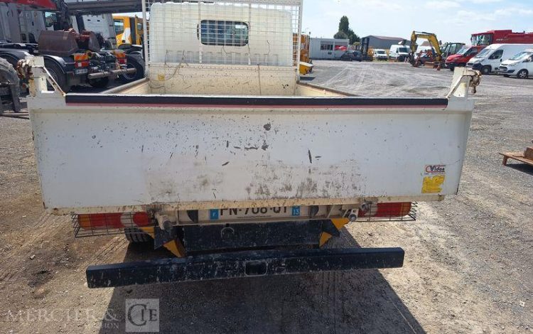 NISSAN NT400 AVEC BENNE JPM – DIESEL – 66083 KMS – ANNEE 2020 BLANC FN-708-QT